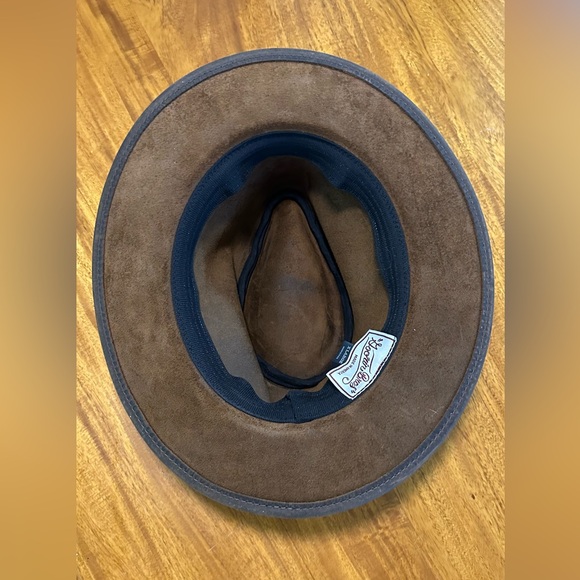Leather hat, fedora style. SOLD OUT cannot find anywhere - Picture 3 of 3